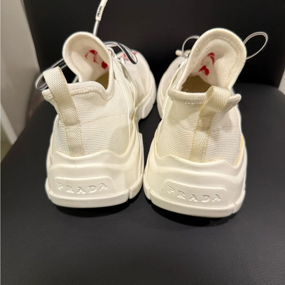 Authentic Prada Knit Sneakers with Red logo - Picture 4 of 11